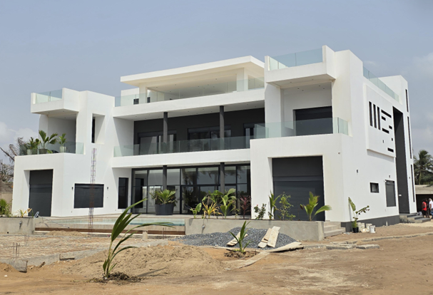 PROJET DE CONSTRUCTION D'UNE MAISON D'HOTE TRES HAUT STANDING EN BORDURE DE MER